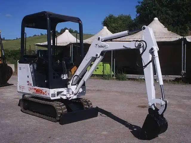 Bobcat 320, (1999), 765 horas, 1.5t - ocasião